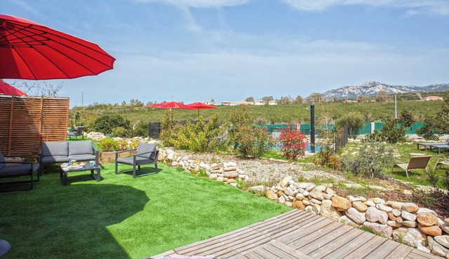apart Levante shared swimming pool, bbq