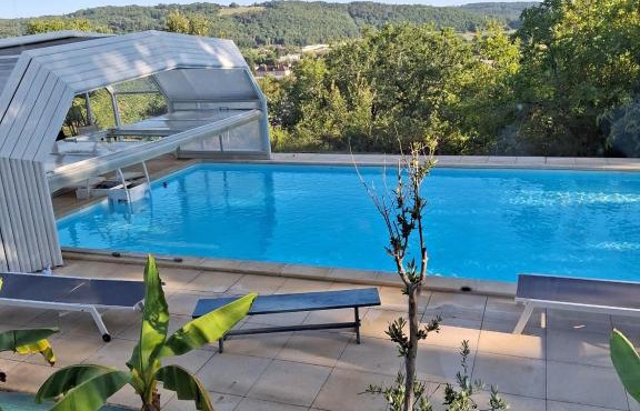 Apart montignac piscine