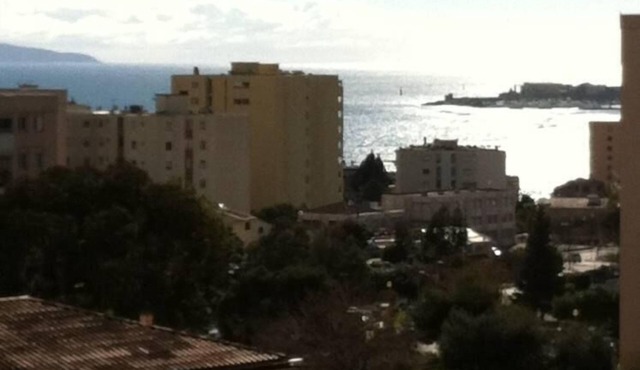 APART SEA, AIR CONDITIONED, RENOVATED, SUNNY, SPACIOUS - CITY OF ENTRY