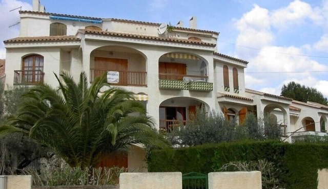 APART. SLEEPS 6 -FREE WIFI - 200mts from Golden Beach. HUTTE-002428