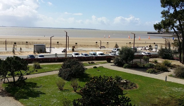 Apart. w/panoramic sea view facing beach for 6 people, Saint-Georges-de-Didonne