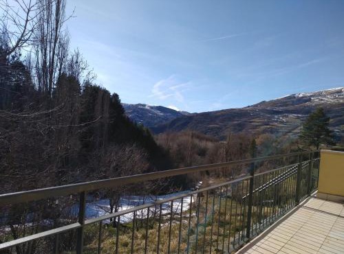 Apartament amb pati a la Vall Fosca, tranquilitat i bones vistes