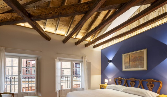 Apartament with Cathedral views. Tourism and remote work