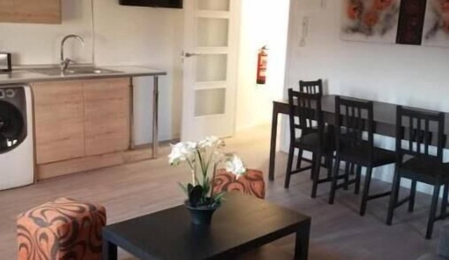 Apartamento Ático, ideal familias y amigos cerca de Senda Viva y Bardena Real.