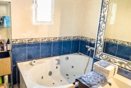 Apartamento 4 habitaciones, piscina y jacuzzi