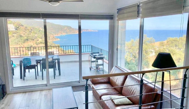 “Apartamento Cala Salions en Tossa de Mar.... con vistas y cerca a la playa”