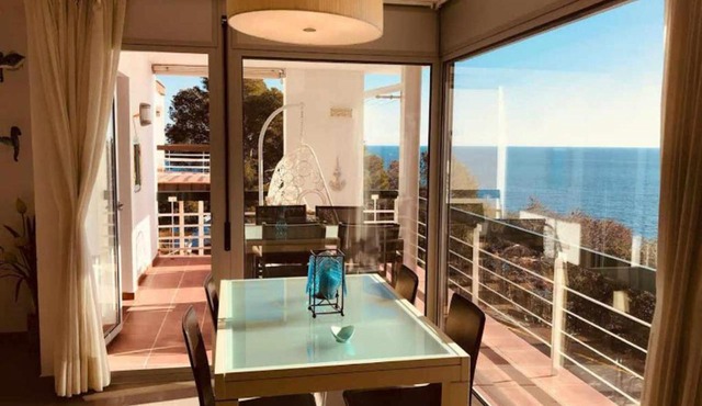 Apartamento Cala Salionç Playa frente a la playa