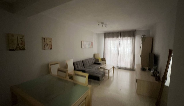 Apartamento con Aire Acondicionado en Excelente Zona