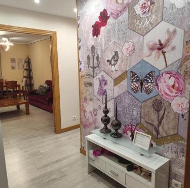 apartamento de tres dormitorios con garaje y todos los servicios cerca