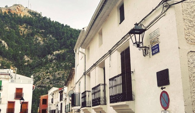Apartamento en Centro de Bogarra con Vistas al Pueblo y Montaña