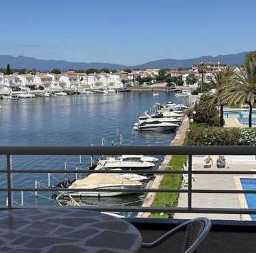 Apartamento en el Canal de Empuriabrava III