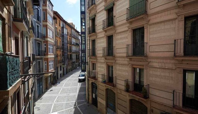 Apartamento en el Casco Antiguo de Pamplona - Ayla Ayuntamiento