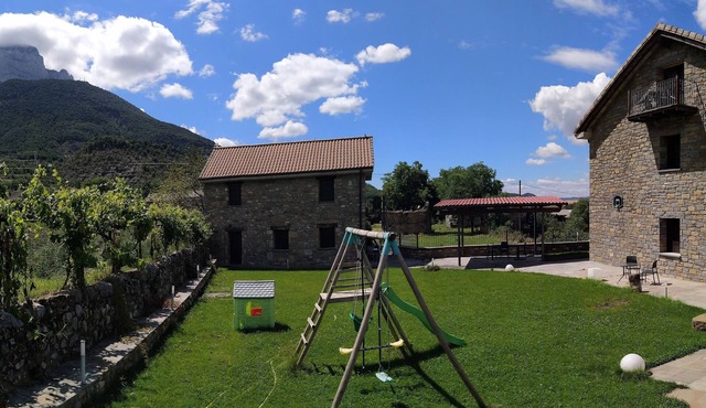 Apartamento en la Montaña con Vistas al Pirineo