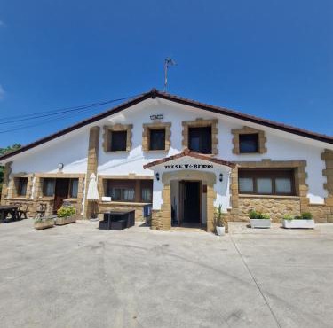 Apartamento familiar con jardín y parking privado