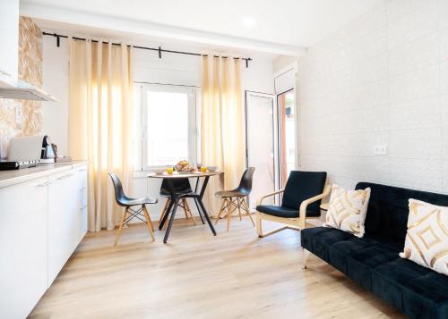 Apartamento nuevo 2 habitaciones a 10' a pie de la Playa y a 20' Barcelona centro
