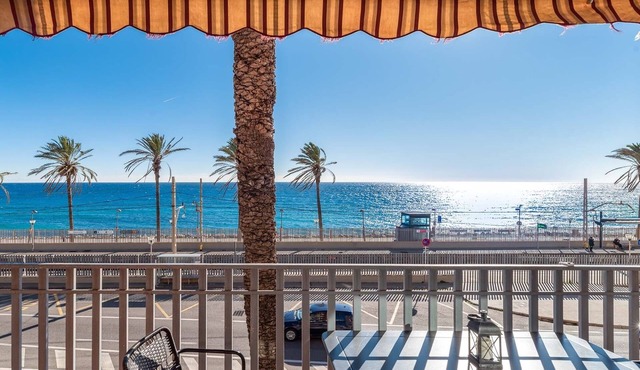 Apartamento Vistamar a 25km BCN with Sea View, Terrace, Balcony, A/C & Wi-Fi