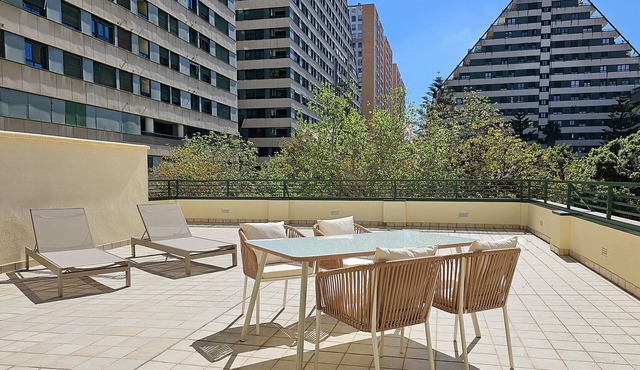 APARTAMENTOS LAS CIENCIAS R. WiFi + Parking + Aire Acondicionado