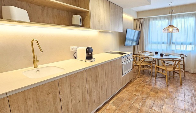 APARTAMENTOS LAS CIENCIAS STUDIO Q. Wi-Fi + Parking + Aire Acondicionado