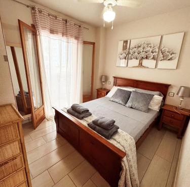 APARTAMENTOS ROSI - 5-10 Minute Walk To La Zenia Beach, Sea View, Beach Bar, Cliff Walk, Shops, Paddys Point, Cabo Roig - Free fast Fibre Optic Broadband, Free Parking