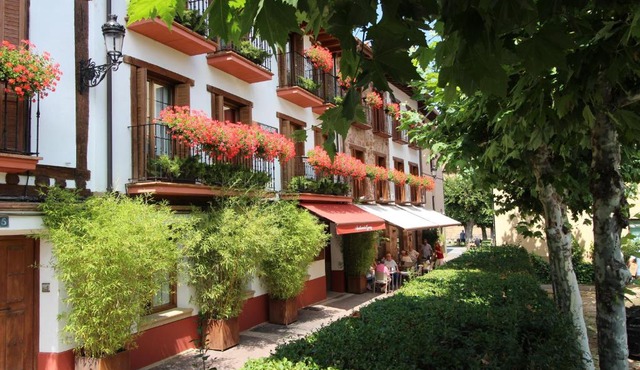 Apartamentos Turísticos Ezcaray