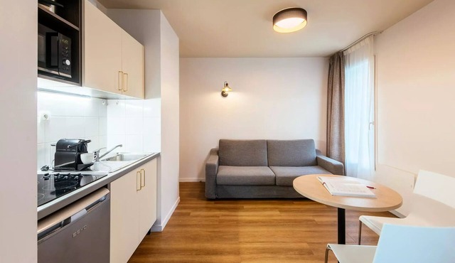 Aparthotel Adagio access Paris Asnières* - 2 Room Apartment for 4 People