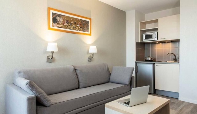 Aparthotel Adagio Access Avignon - 2 Rooms 4 People