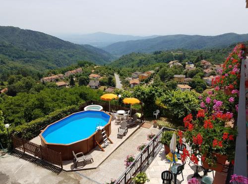 Aparthotel Amelia Dream View in Momigno