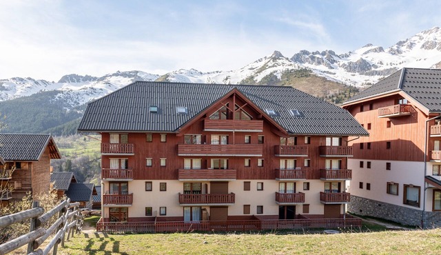 Apartment 'Appartement St François Longchamp' with Mountain View and Balcony