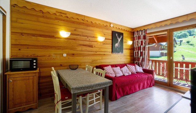 Apartment 'A3 405 Appart Au Pied Des Pistes' with Mountain View and Balcony