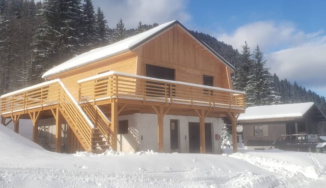 Apartment 'Le Lys Martagon' with Mountain View, Private Terrace and Wi-Fi