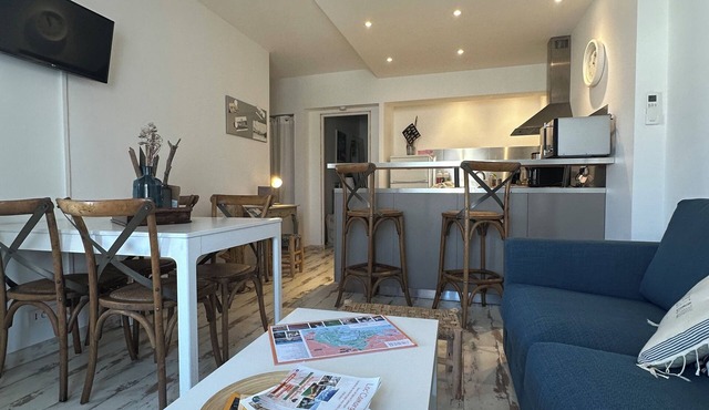 APARTMENT "le Méditerranéen", 2 bedrooms and all comforts, 300m from the sea