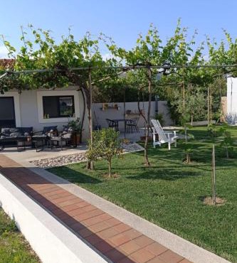 Apartman Family Covic 2 by Villas Guide