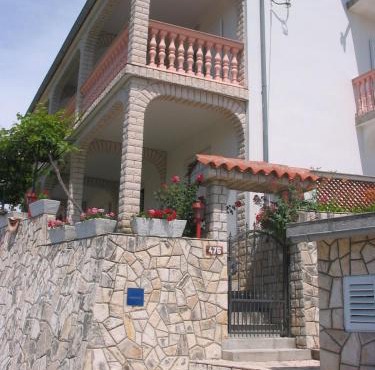Apartmani Manuela Lopar