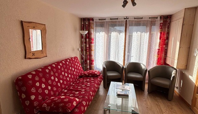 Apartment with Sunny Terrace in La Chapelle-d'Abondance