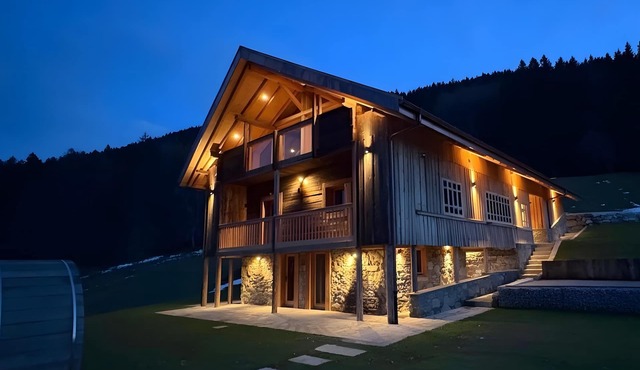 Apartment 'Lisalice' with Shared Terrace, Shared Garden and Wi-Fi