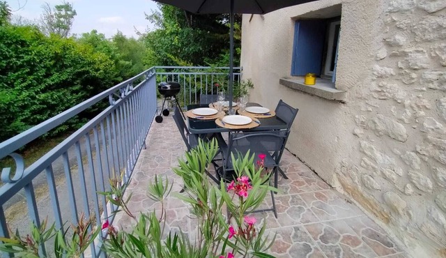 Apartment in white stone house of quercy with swimming pool