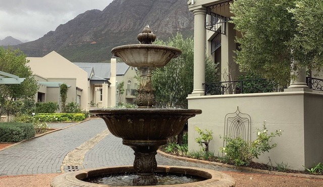 Apartment Franschhoek, 2 BedroomsnPool, Spa, restaurantnStunning security estate