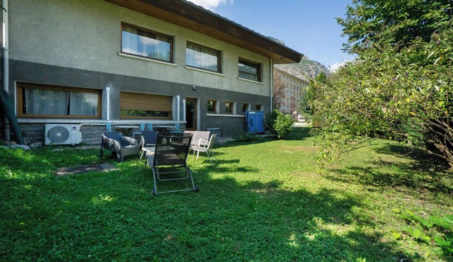 Apartment 'Chez Anna' with Mountain View, Wi-Fi and Air Conditioning