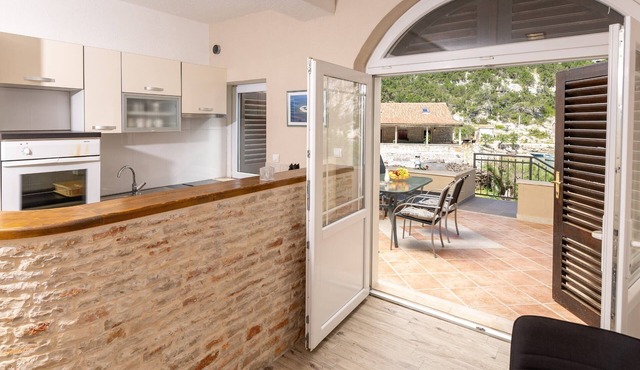 Apartments Serzane (98861-A4) - Zastrazisce - island Hvar