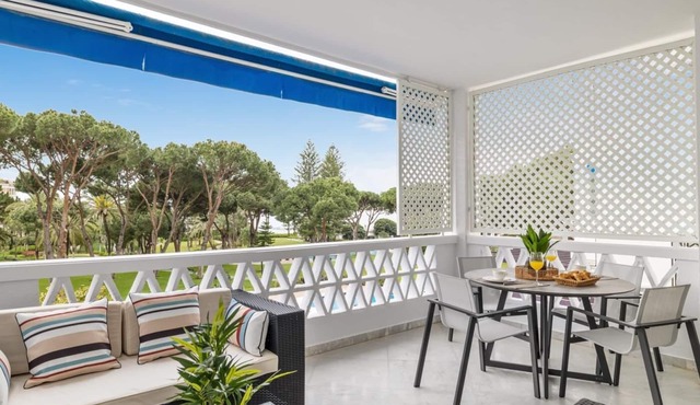 Apartment in Playas del Duque for 6 people| Casa Sevilla 102