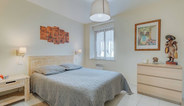 Apartment 'Grain De Vanille' with Private Terrace and Wi-Fi