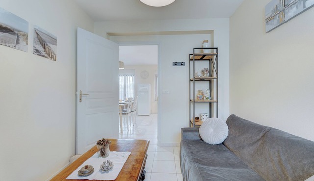 Apartment 'Grain De Sable' with Private Terrace and Wi-Fi