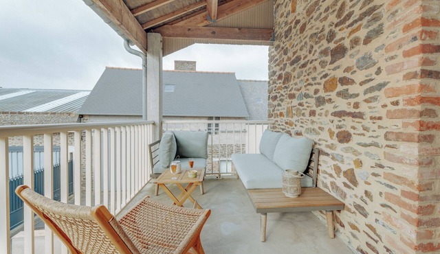 Apartment 'Côte D'emeraude' with Private Terrace, Private Garden and Wi-Fi