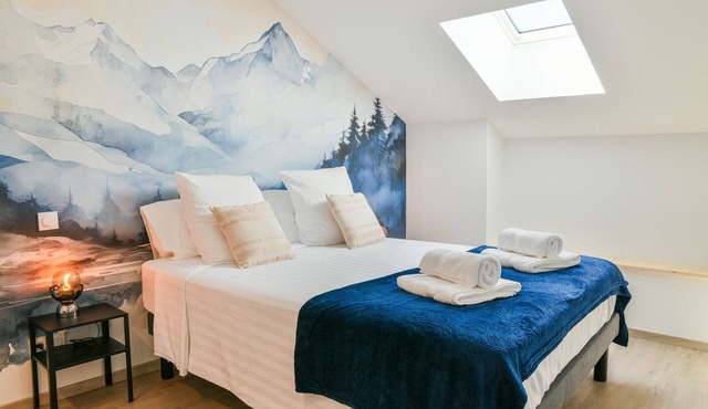 Apartment 'Entre Cimes Et Vignes - Clim Wifi' with Mountain View, Wi-Fi and Air Conditioning