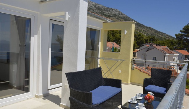 Apartments Marija (34031-A1) - Ivan Dolac - island Hvar