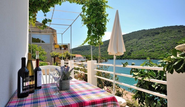 Apartments Slavica (53941-A1) - Pasadur - island Lastovo