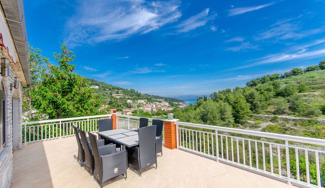 Apartments Drazen (59221-A5) - Stomorska - island Solta