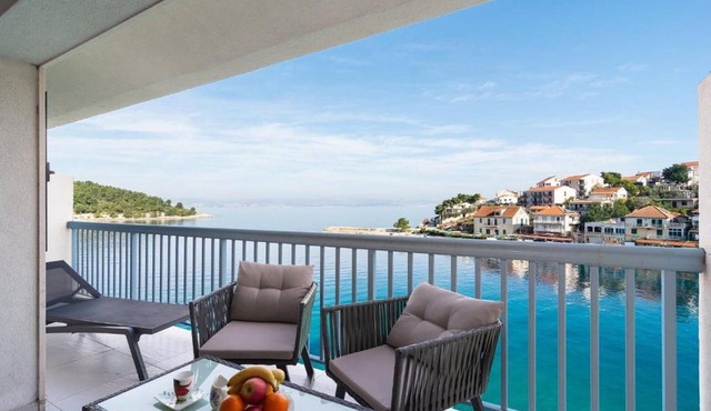 Apartments Seafront Paradise (122461-A1) - Stomorska - island Solta