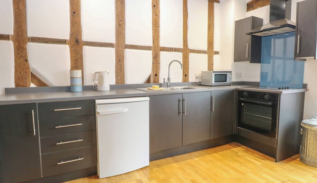 APARTMENT 1, CHAMELEON HOUSE, family friendly in Harleston