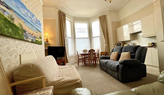 Apartment 1 of 6 sea view, ground floor for 2